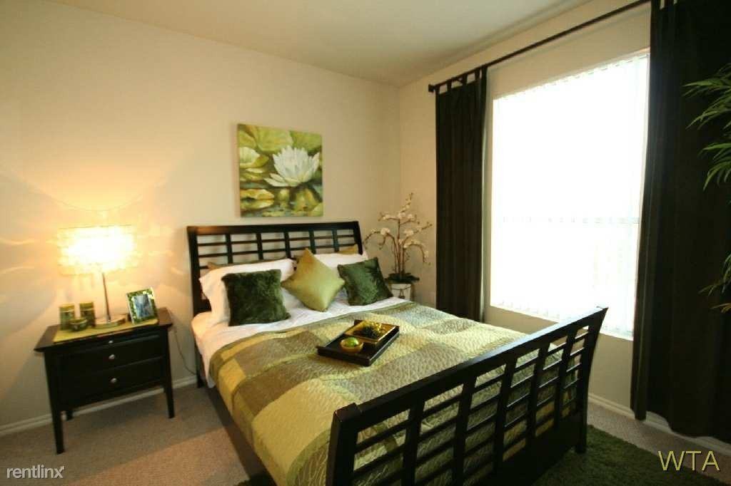 Parmer and 35 - Photo 2 of 6