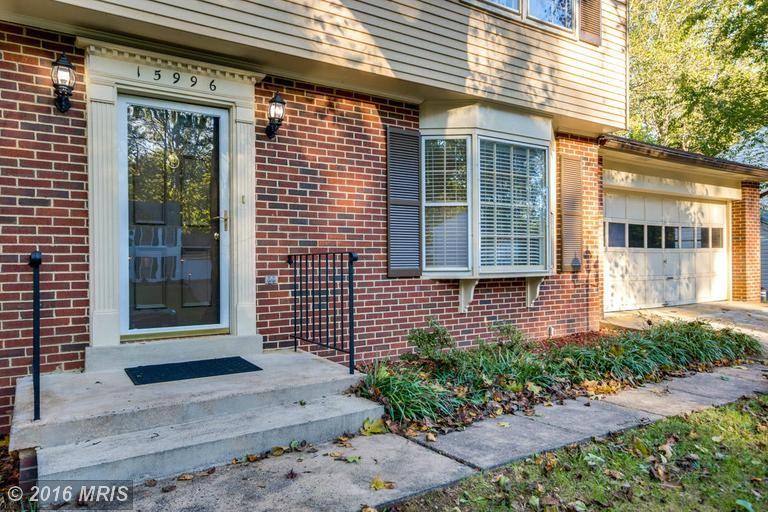 15996 Garden Gate Ct - Photo 2 of 30
