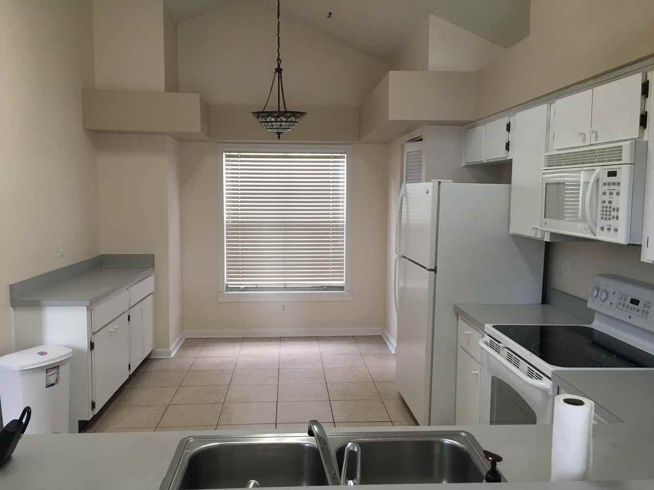 11610 Fox Creek Dr - Photo 3 of 14