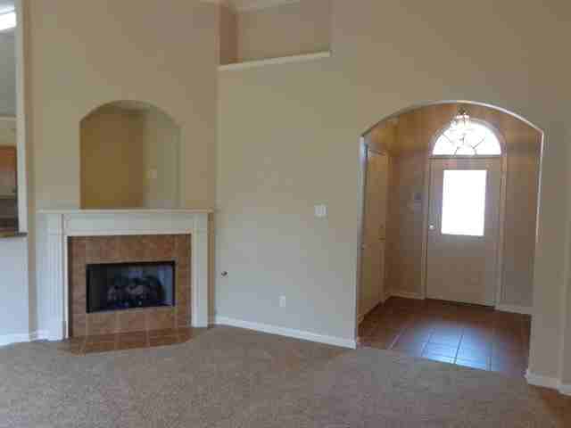 8207 White Wing Ln - Photo 2 of 15