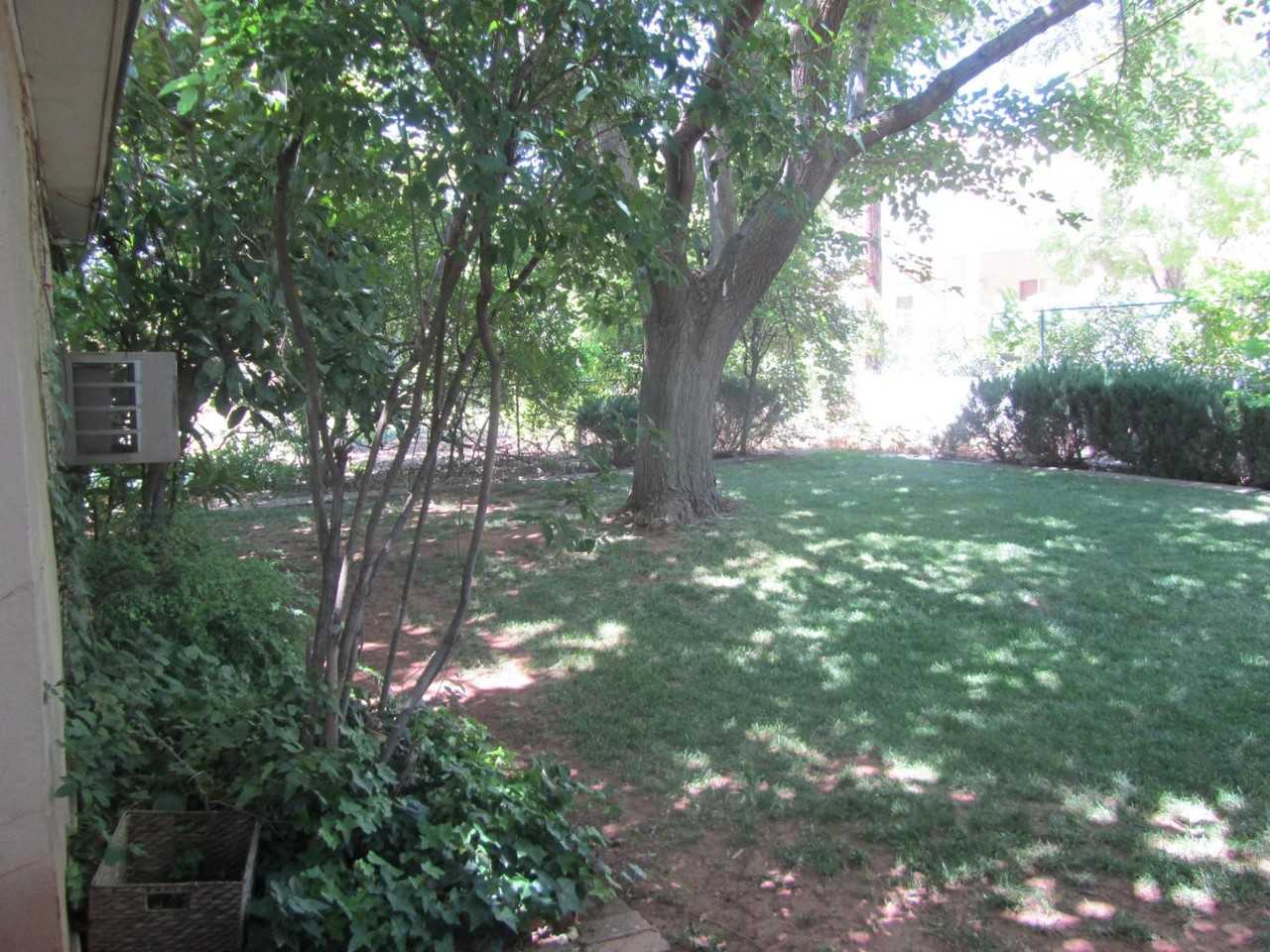 82 S 400 E - Photo 3 of 9