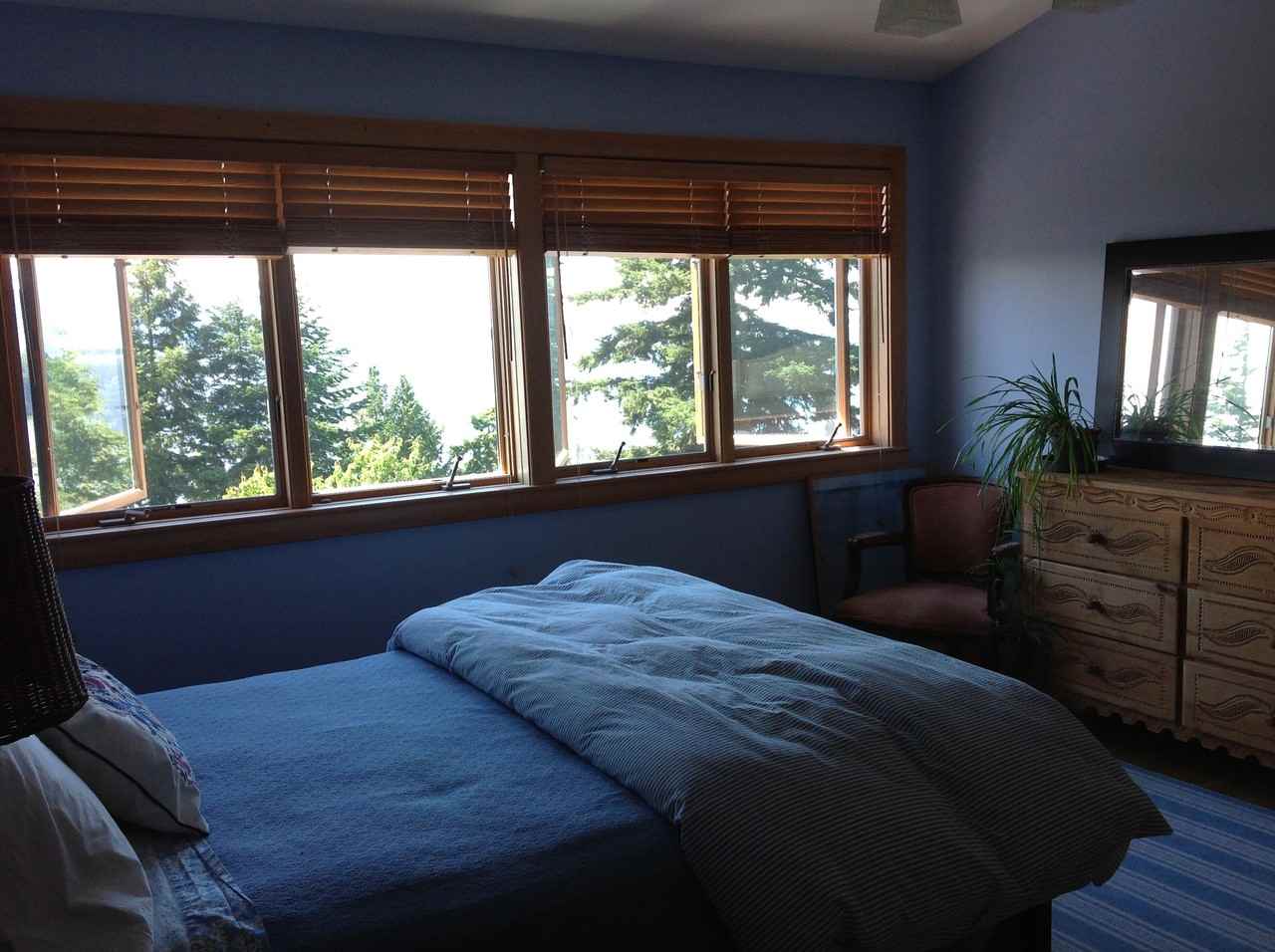 1002 Chuckanut Dr N - Photo 3 of 7