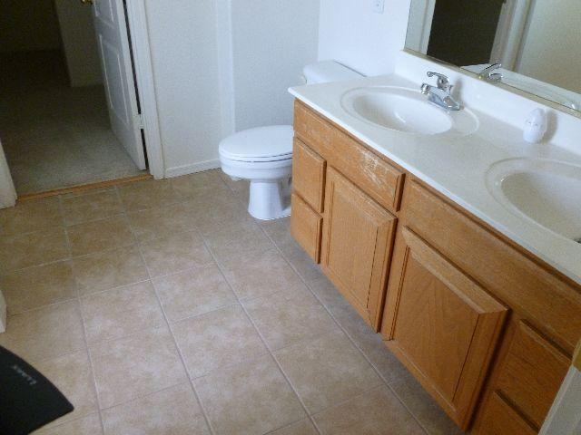 2207 S Peppertree Dr - Photo 3 of 9