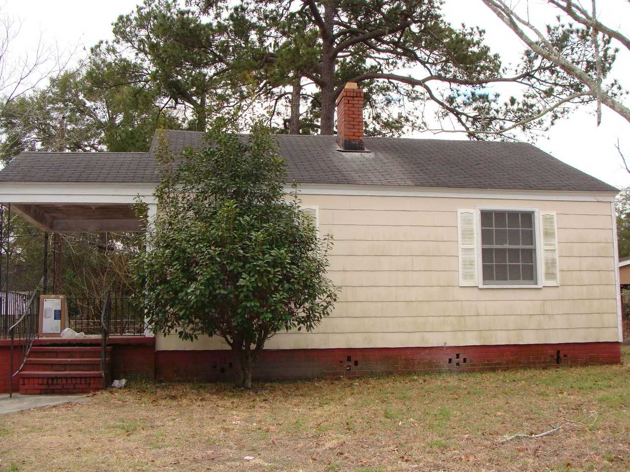 2219 Greenwood St - Photo 2 of 9