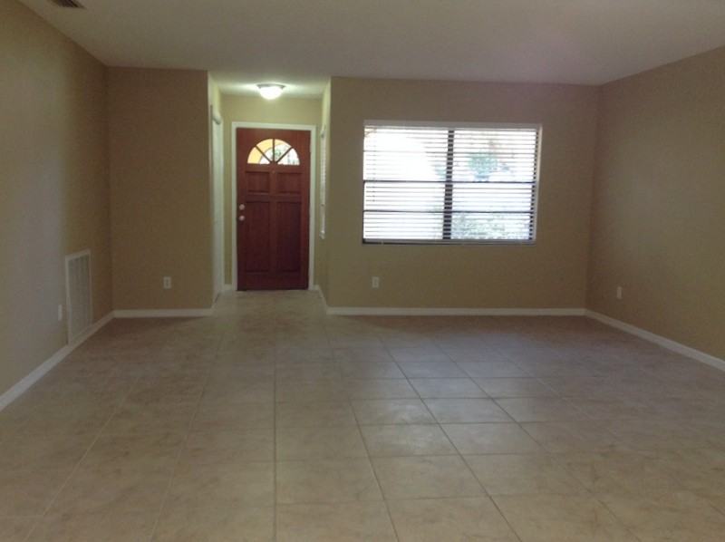 8836 Elm Leaf Ct - Photo 3 of 14