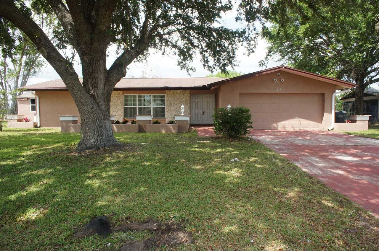 613 Driver Cir - Photo 2 of 15