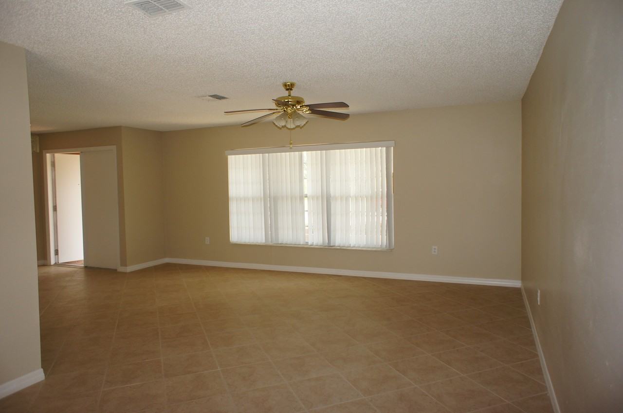 613 Driver Cir - Photo 3 of 15