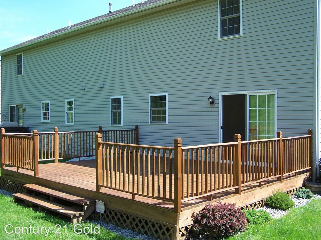 380 Sioux Ct - Photo 2 of 12