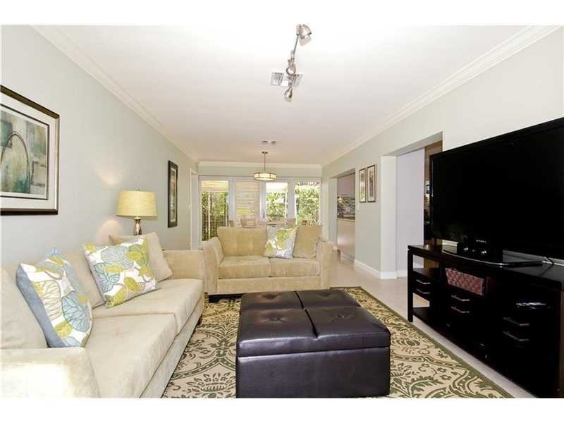 2501 Southeast 21 Street - Photo 2 of 6