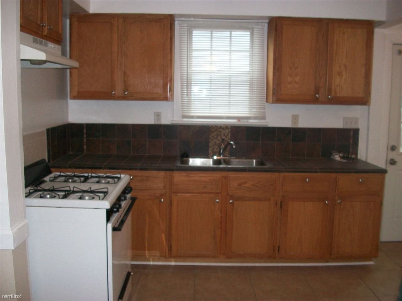 6429 Dove St - Photo 3 of 8