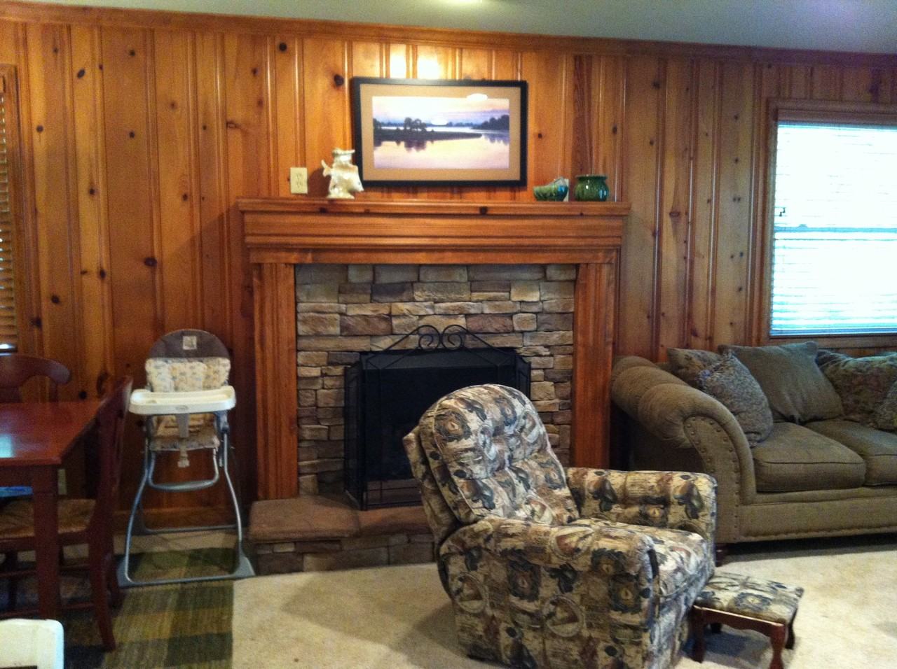 664 Stansell Dr - Photo 3 of 7