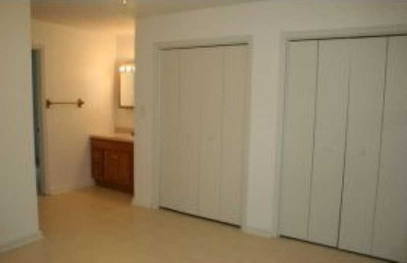 712 Roselyn Dr - Photo 3 of 4