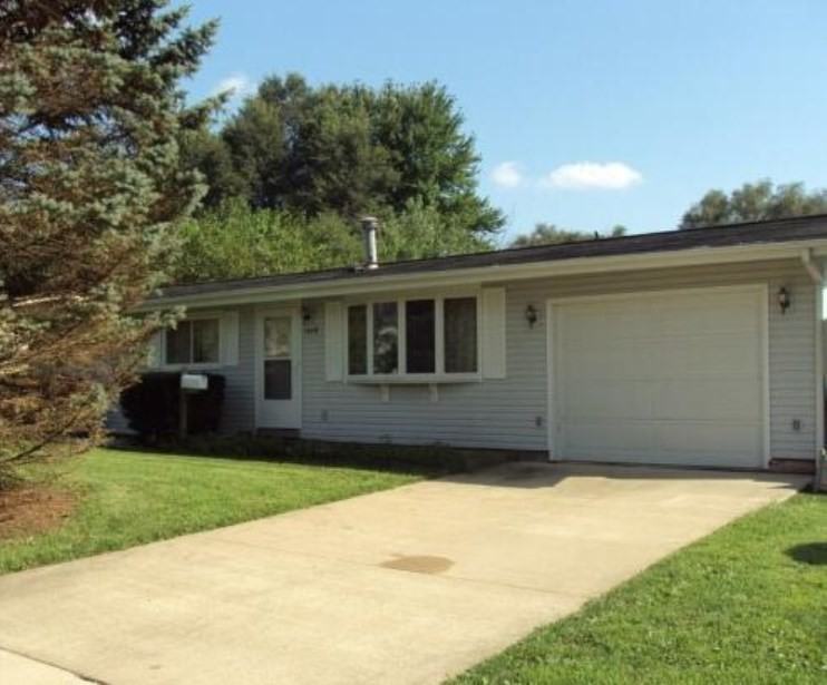 1048 Briarcliff Dr - Photo 2 of 6