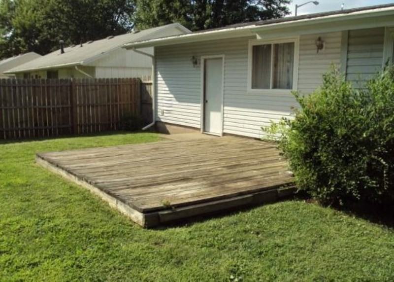 1048 Briarcliff Dr - Photo 3 of 6