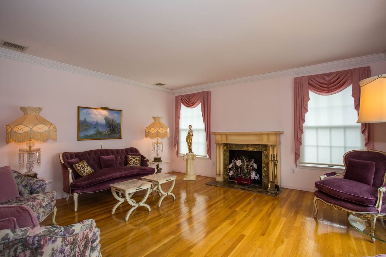 513 Lydia Ln - Photo 2 of 22