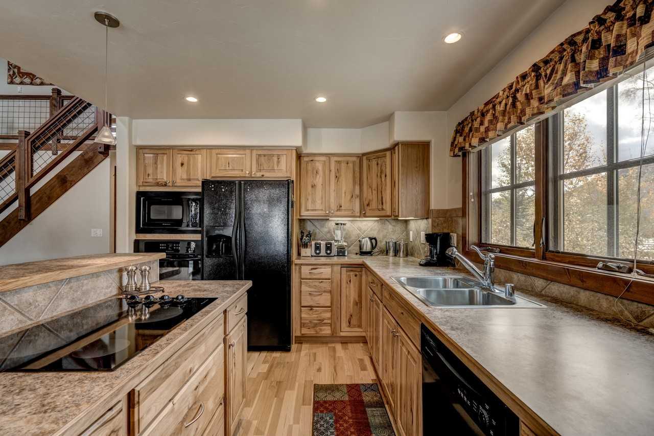 405 Ore House Plaza #202 - Photo 2 of 17