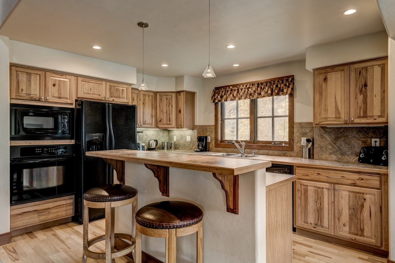 405 Ore House Plaza #202 - Photo 3 of 17