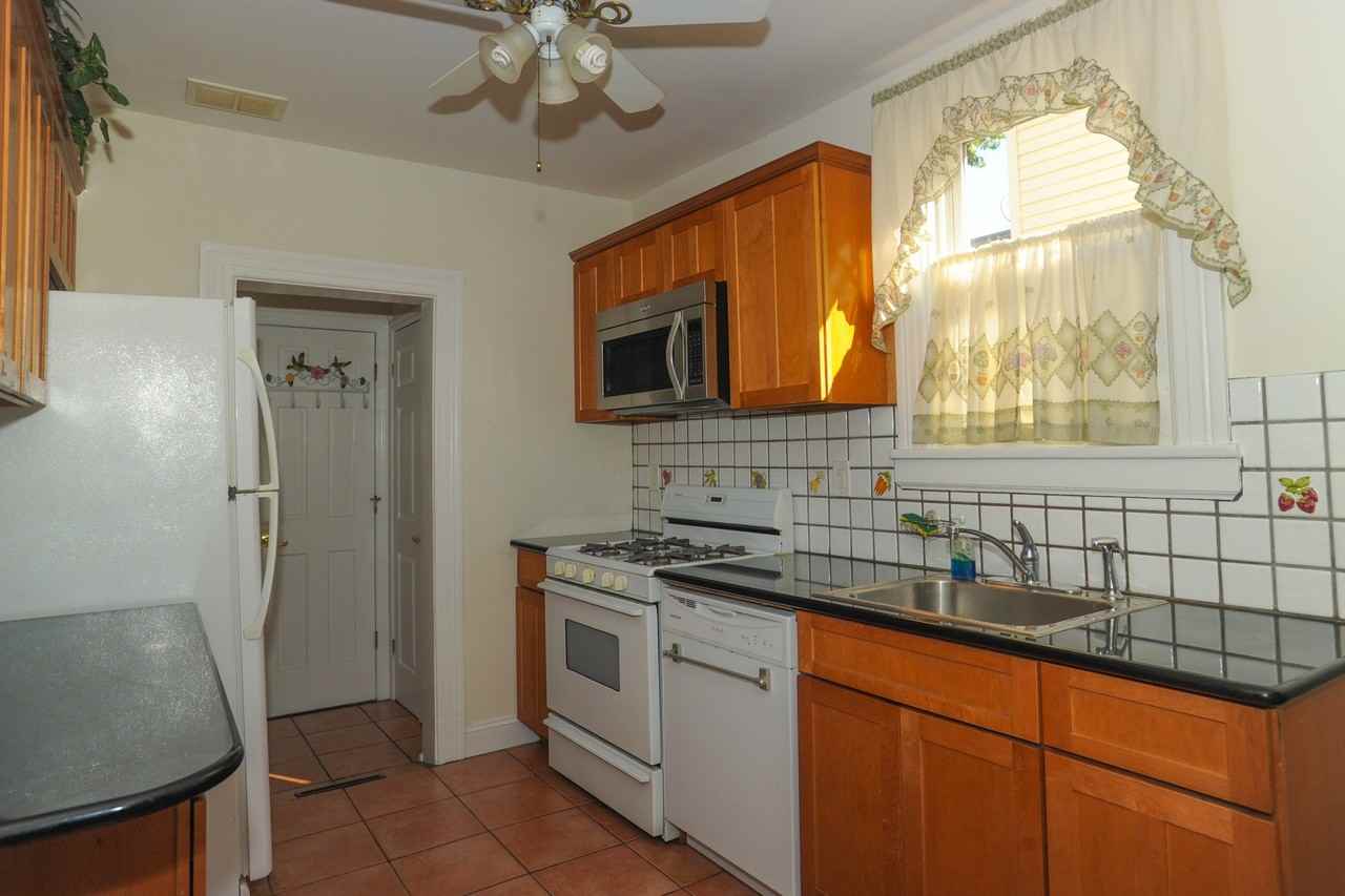 205 Morgan Pl - Photo 2 of 16