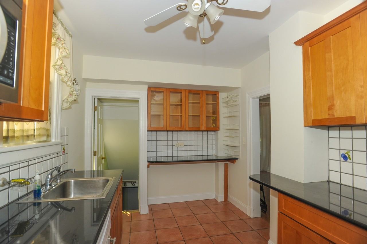 205 Morgan Pl - Photo 3 of 16