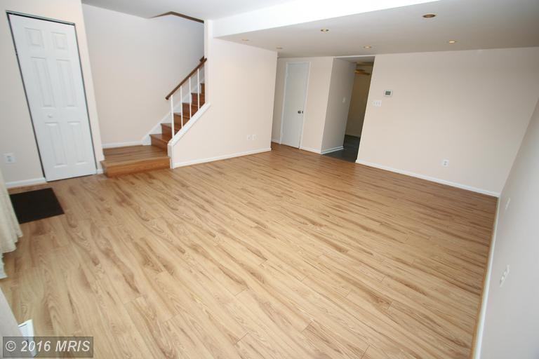 202 Sanderson Dr - Photo 3 of 30