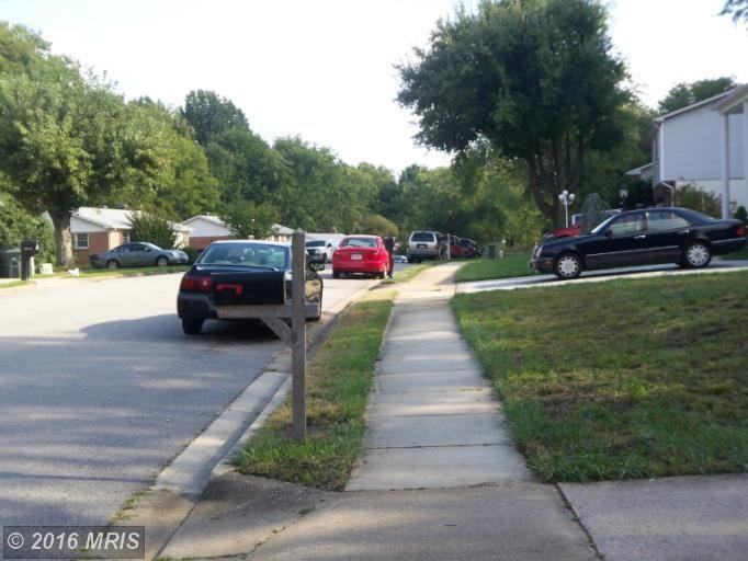 13412 Kingsman Rd - Photo 3 of 26