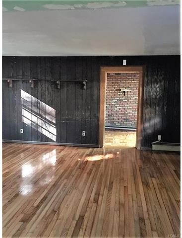 137 Orange Turnpike - Photo 2 of 13