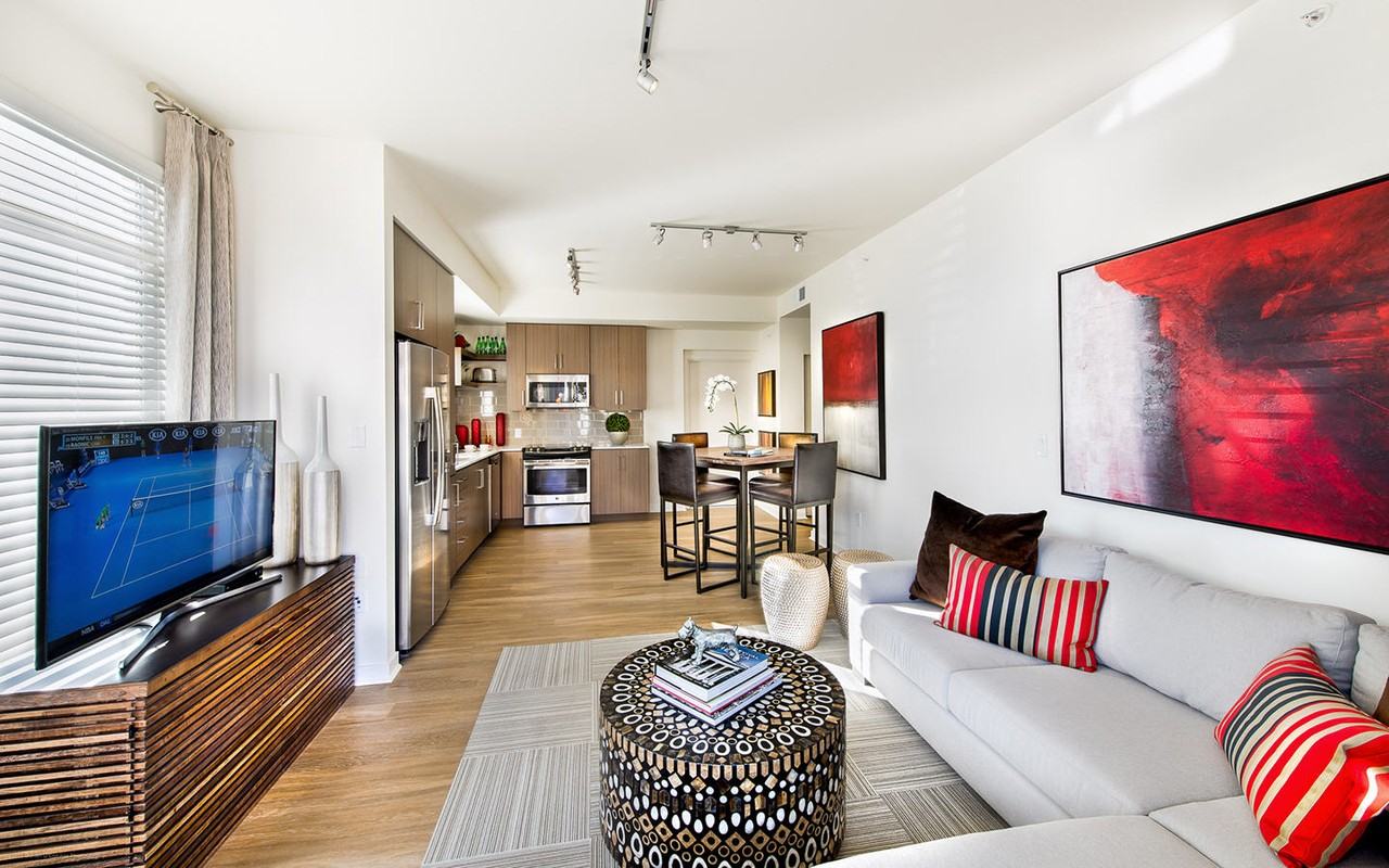 8000 Uptown - Photo 2 of 23