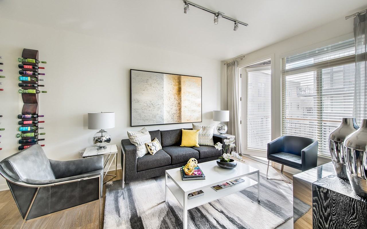 8000 Uptown - Photo 3 of 23