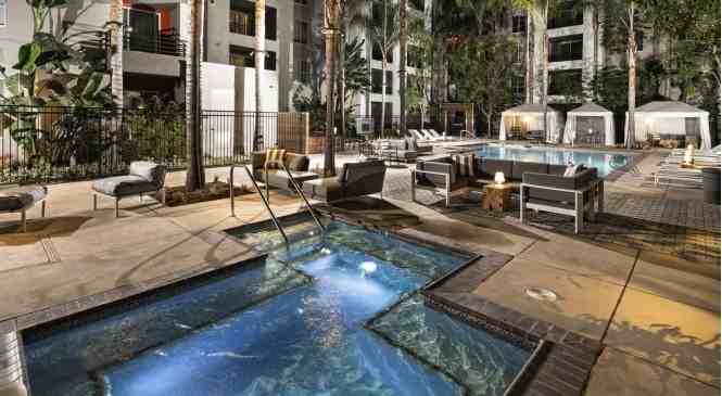 AO Santa Monica - Photo 2 of 37