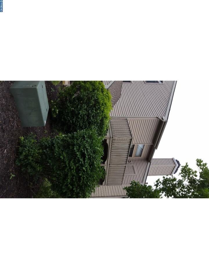 1108 Roberts Way - Photo 3 of 12