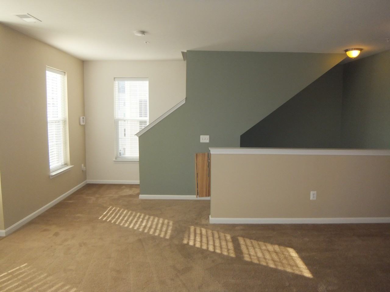 9520 Lee Ct - Photo 3 of 30