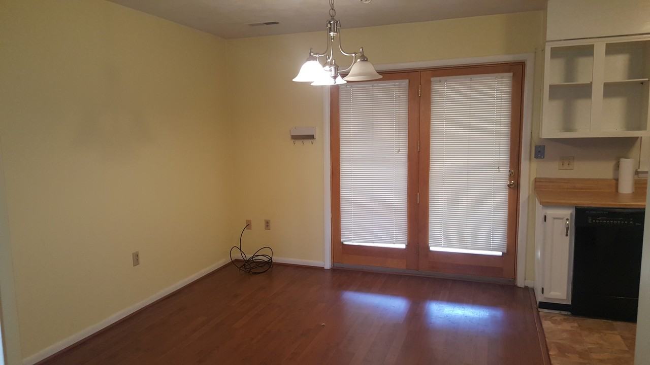 6013 Village Ln - Photo 3 of 10