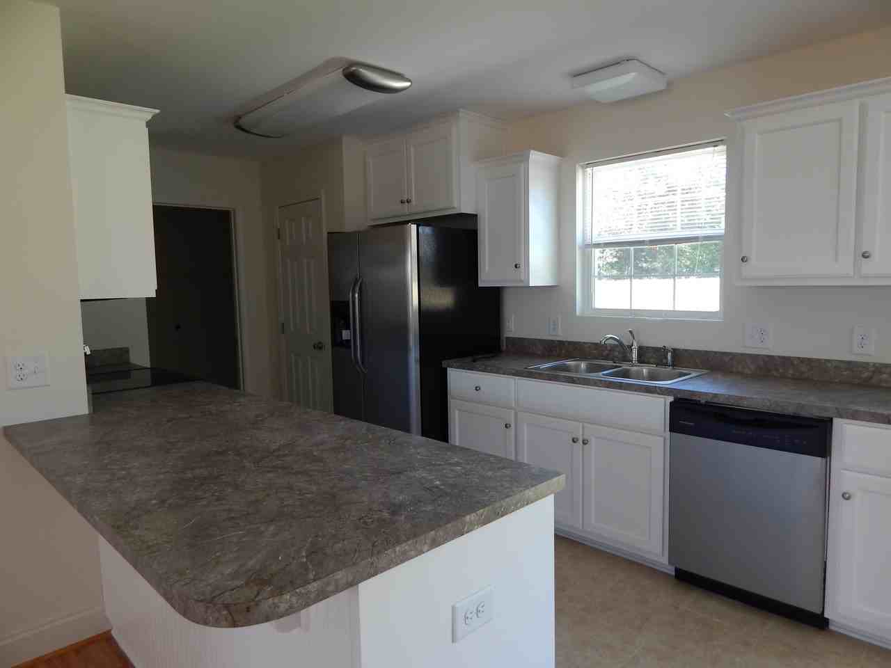 882 Austin Rd - Photo 2 of 9