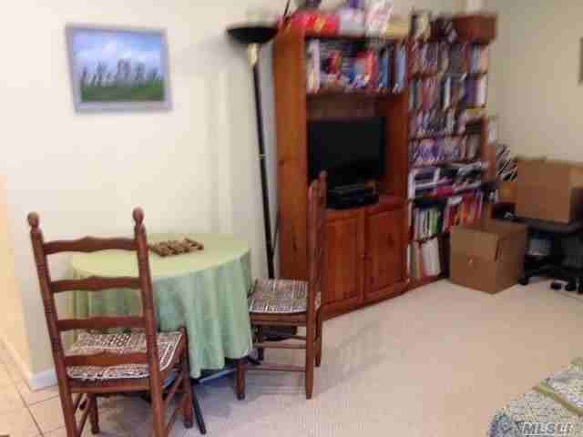 127 E 12th St - Photo 2 of 7