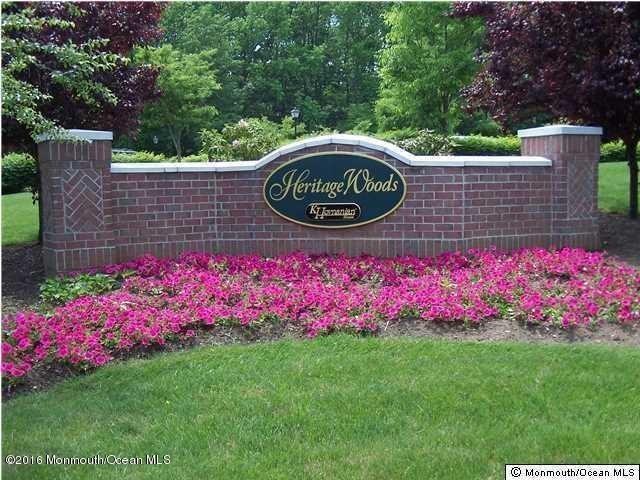 44 Amber Dr - Photo 2 of 4