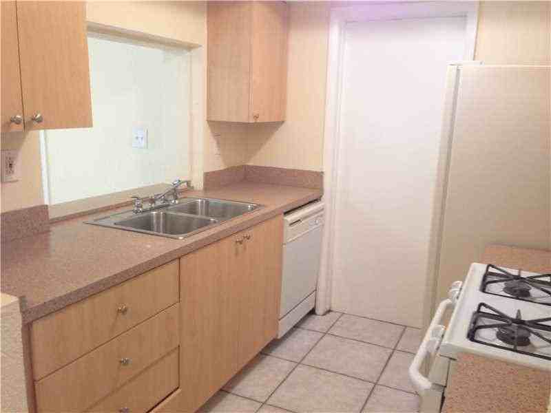 7510 NW 23rd St - Photo 3 of 8