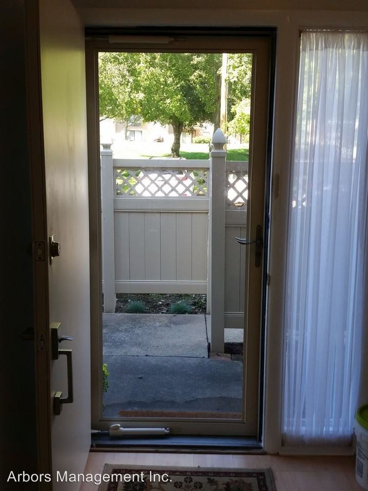 104 Georgetown Ln - Photo 3 of 18