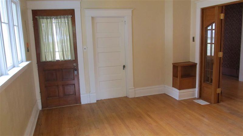 469 Harter St - Photo 3 of 16