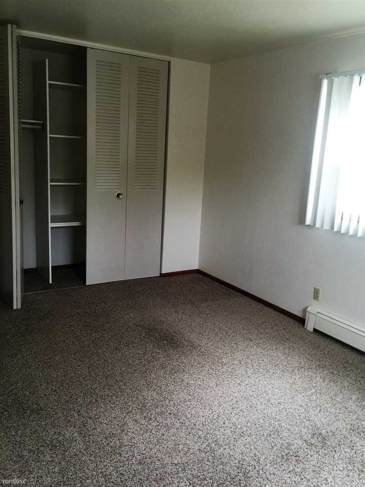 Ryan Drive Apts - Photo 2 of 7