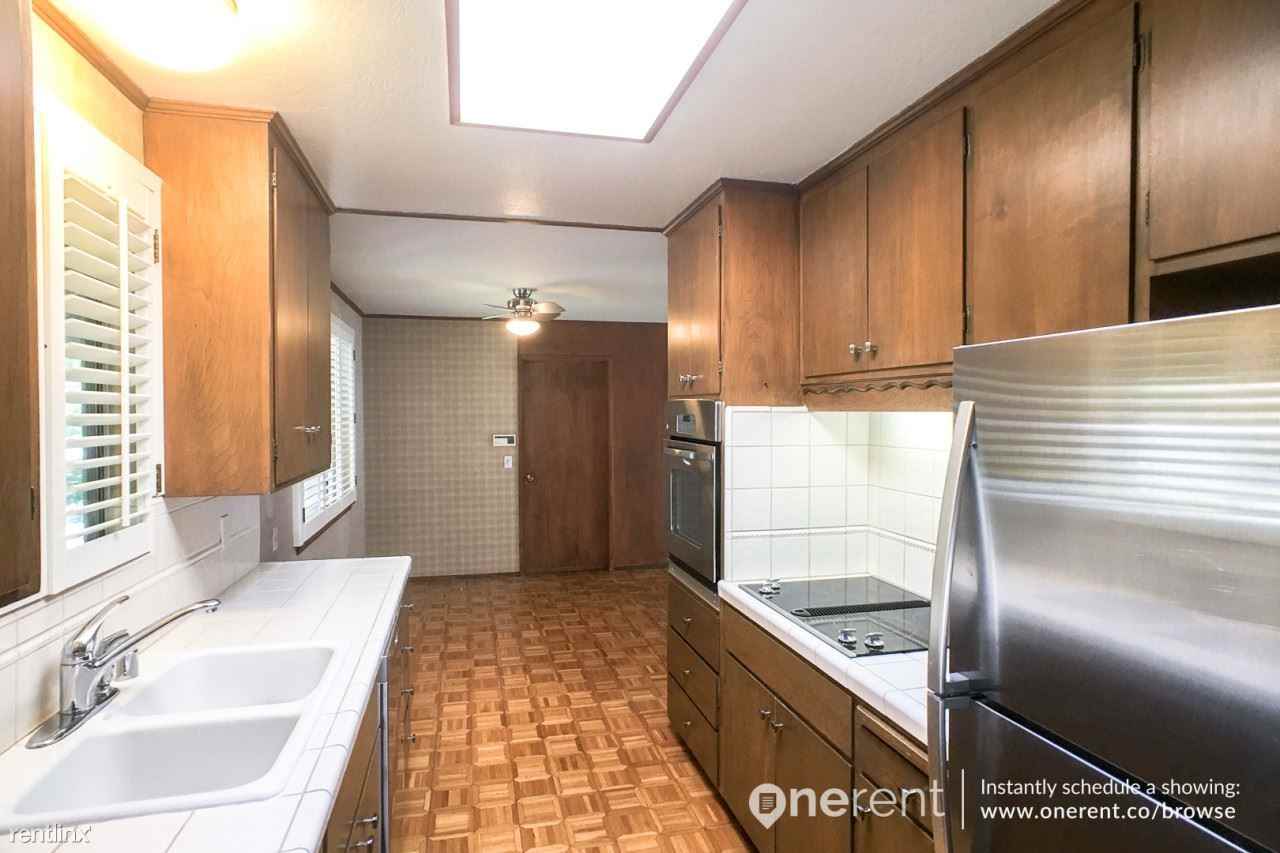 910 Newell Rd - Photo 2 of 10