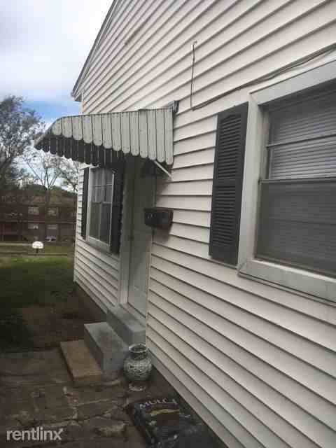 812 Washington St - Photo 2 of 9