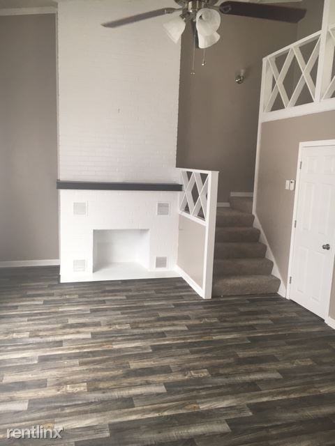 812 Washington St - Photo 3 of 9