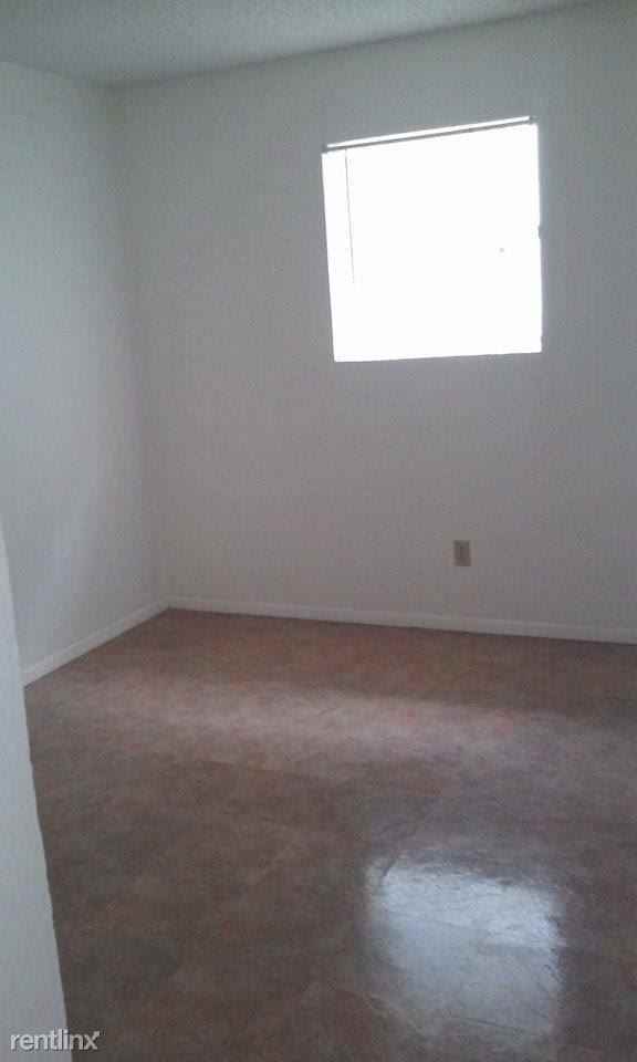 610 S Madera St - Photo 2 of 5