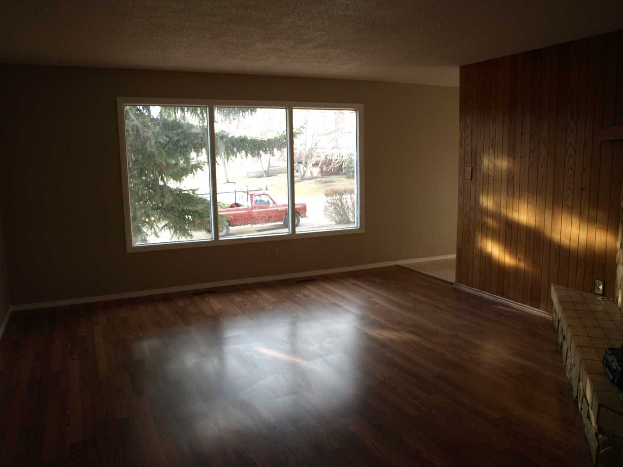 98 Granville Crescent - Photo 2 of 8