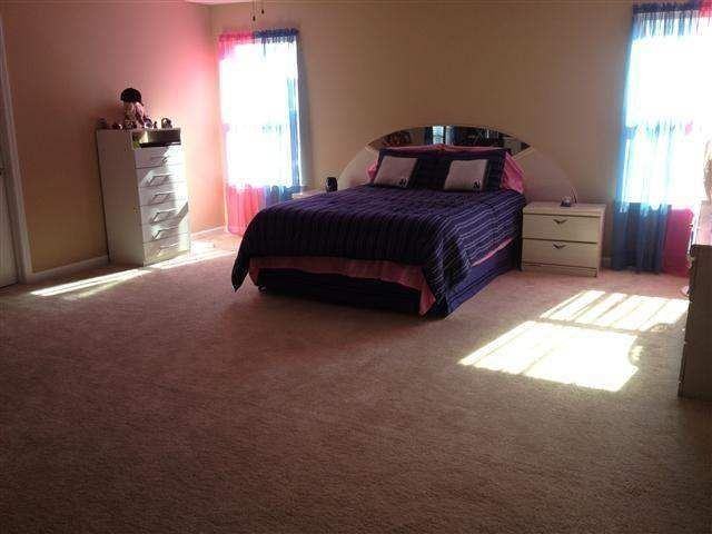 212 Haywood Dr - Photo 2 of 16