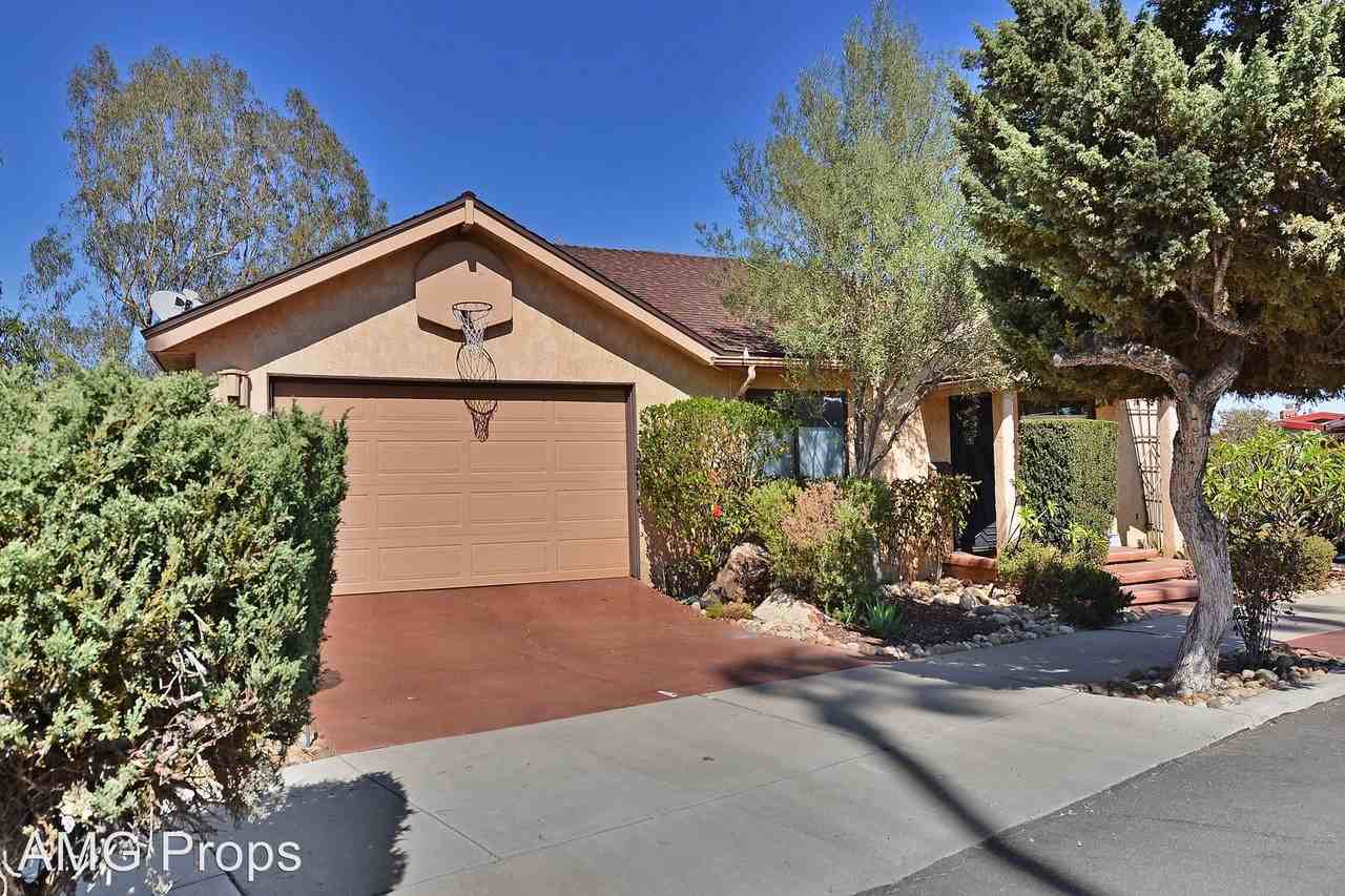 4748 Panorama Dr - Photo 2 of 39