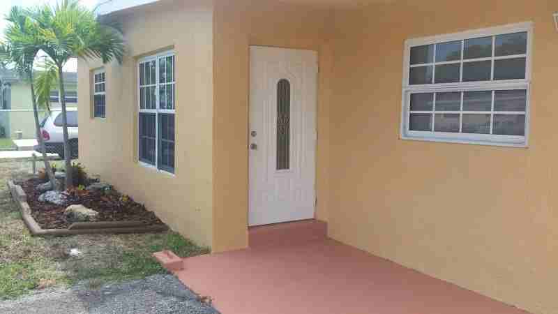 129 NW 29th Terrace - Photo 2 of 5