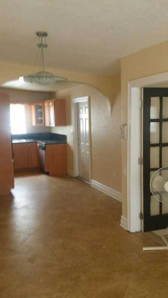 129 NW 29th Terrace - Photo 3 of 5