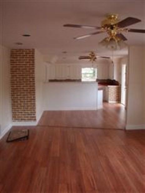 2525 Oakwood Terrace - Photo 3 of 12