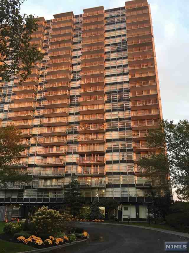 6050 Boulevard E #5f